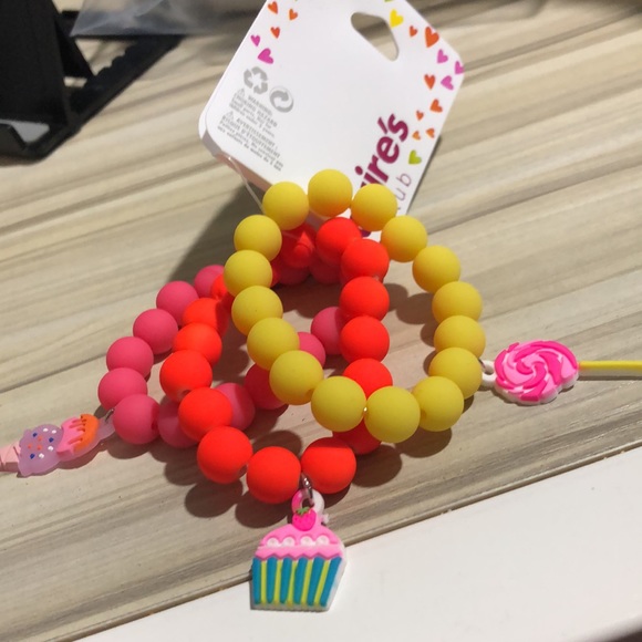 Fun bracelets! - Picture 5 of 7